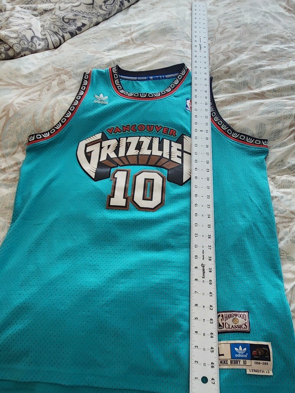 Adidas Mike Bibby Vancouver Grizzlies #10 Basketball Jersey (L) 🇨🇦 - Picture 13 of 15